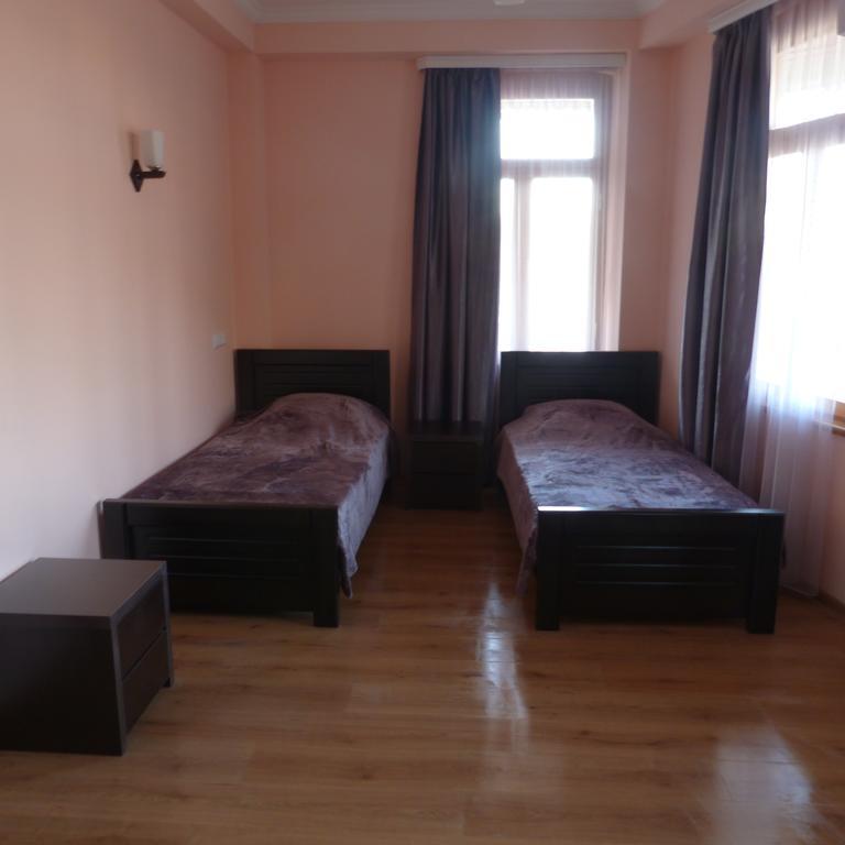 Anano Apartment On Botanikuri Tiflis Habitación foto