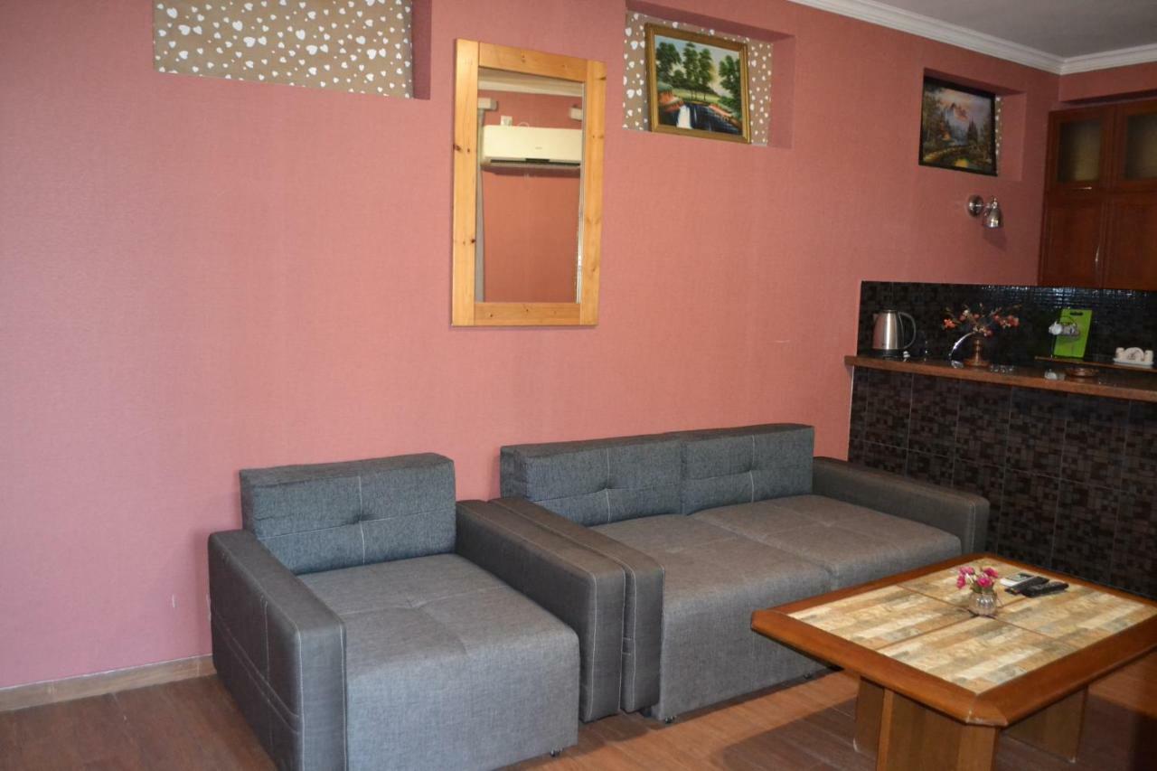 Anano Apartment On Botanikuri Tiflis Exterior foto